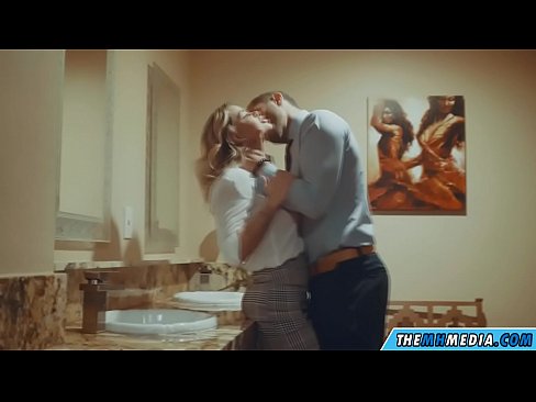 ❤️ Cum busty flava seducit in latrinae publicae Sex  at porn la.pornoboden.ru